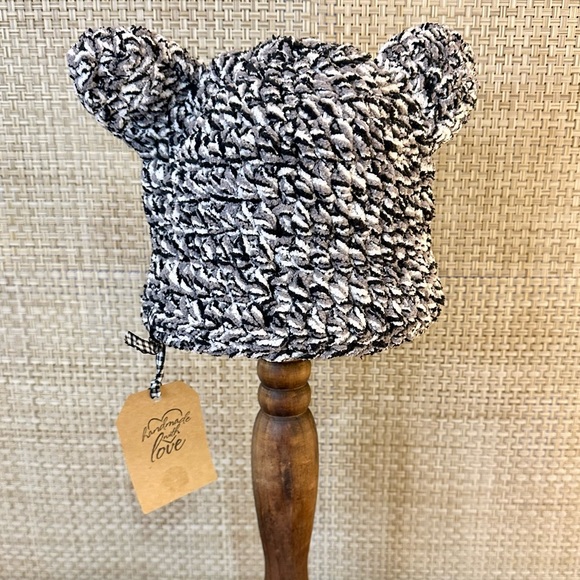 π4xHPπHandmade Animal Hat Gray, Black & White Crochet Bear Beanie Hat - Picture 6 of 8